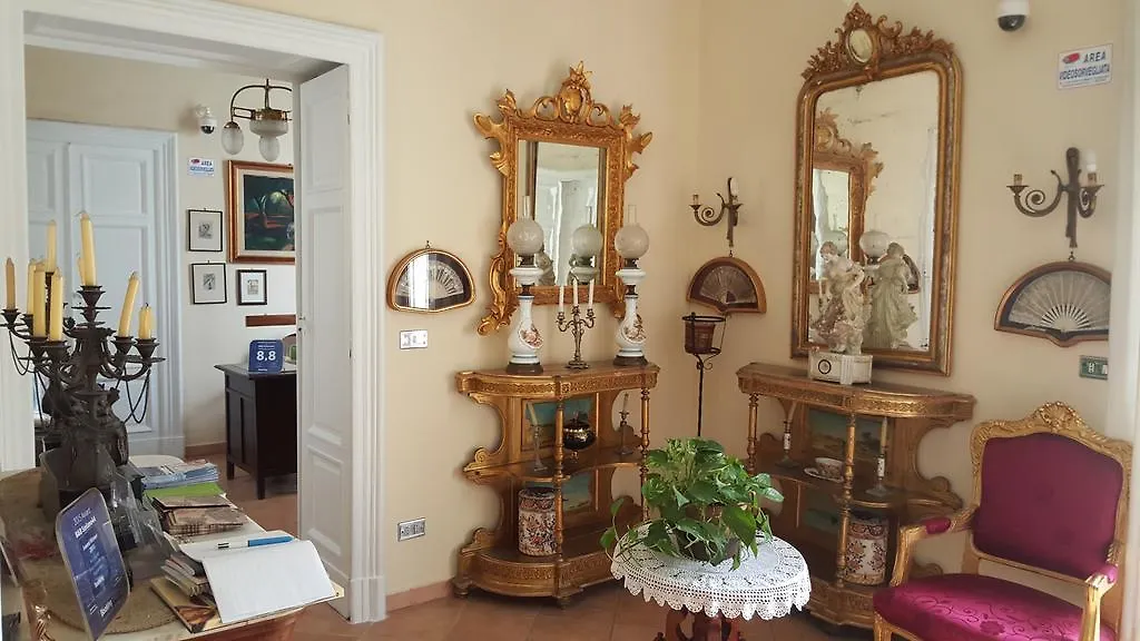 B&B Soriano44 Naples Couette-café